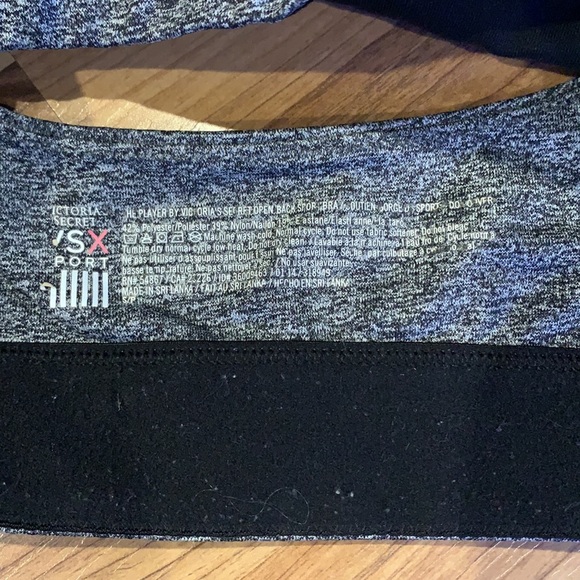 Victoria’s Secret sports bra - Picture 3 of 3